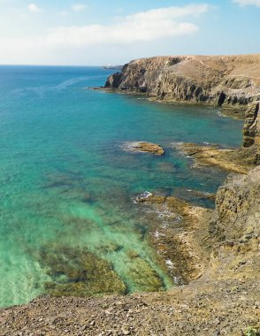 Lanzarote adasına yakın bir yat..