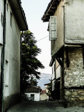 Eski şehrin sokakları, Ochrid Makedonya. Ohri, UNESCO 'nun Dünya Mirası kapsamında yer alan 28 siteden biri. Mimarlık ve turizm konsepti.