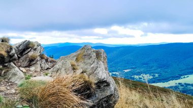 Bieszczady Dağları, Karpatian Dağları 'nın kuzey kesiminde yer alır. Doğanın güzelliği.