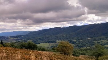 Bieszczady Dağları, Karpatian Dağları 'nın kuzey kesiminde yer alır. Doğanın güzelliği.