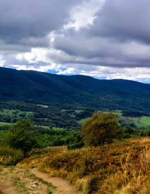 Bieszczady Dağları, Karpatian Dağları 'nın kuzey kesiminde yer alır. Doğanın güzelliği.