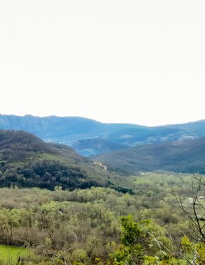 Karadağ 'daki Lovcen Dağları. Doğanın güzelliği. Sonbahar mevsimi.