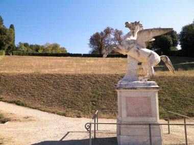 Floransa 'daki Boboli Bahçelerinde Pegasus Heykeli