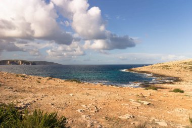 Çöl, Malta 'nın kıyı bölgesi. Marfa Yarımadası. Akdeniz.