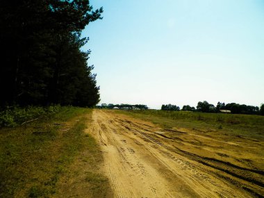 Kashubian köyünde bir yolculuk. Kashubian bölgesi Polonya 'nın kuzey kesimindedir. Tarım ve doğa kavramı.
