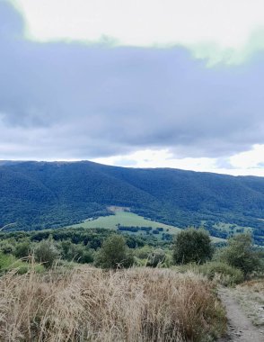 Bieszczady dağlarının güzel manzarası. Karpatlar. Doğanın güzelliği.