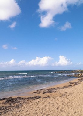 Kıbrıs Rum Kesimi 'nin Paphos kentindeki sahil ve Akdeniz kıyıları.