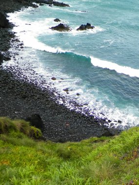 Sao Miguel 'de Povocao sahilinde fırtınalı bir hava var. Azores.