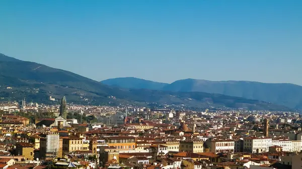 Floransa 'nın banliyö manzarası. Toskana İtalya.
