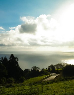 Sao Miguel Adası 'nda sabahın erken saatlerinde. Azores Takımadasının Güzelliği.