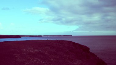 Playa Blanca 'daki kayalıklar, Lanzarote, Kanarya Adaları. Seyahat ve doğa kavramı.