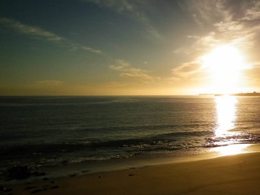Playa Blanca plajından okyanus manzarası, Lanzarote Adası, Kanarya takımadaları. Doğanın güzelliği.