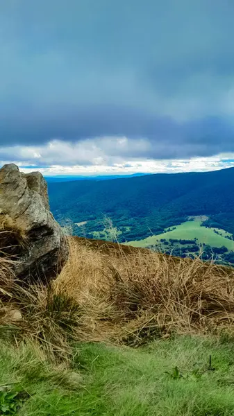 Bieszczady dağlarının güzel manzarası. Karpatlar. Doğanın güzelliği.