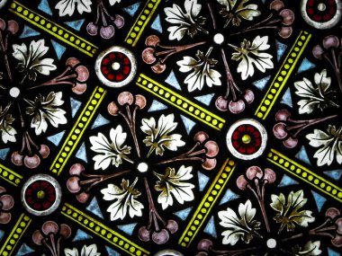 Mimari arka plan olarak lekeli camlar. Frombork 'ta baş-görüşürüz. Sanat geçmişi. Frombork Katedrali 'nde Aziz Andrew.