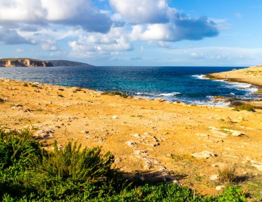 Çöl, Malta 'nın kıyı bölgesi. Marfa Yarımadası. Akdeniz.