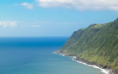 Atlantik Okyanusu kıyısında Sao Miguel Adası Azores Takımadası. Azores 'in güzel doğası.