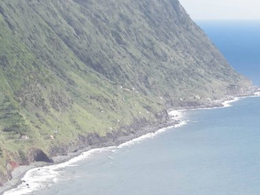 Atlantik Okyanusu kıyısında Sao Miguel Adası Azores Takımadası. Azores 'in güzel doğası.
