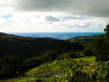 Sao Miguel Adası 'nda fırtına geliyor. Dağ manzarası. Azores.