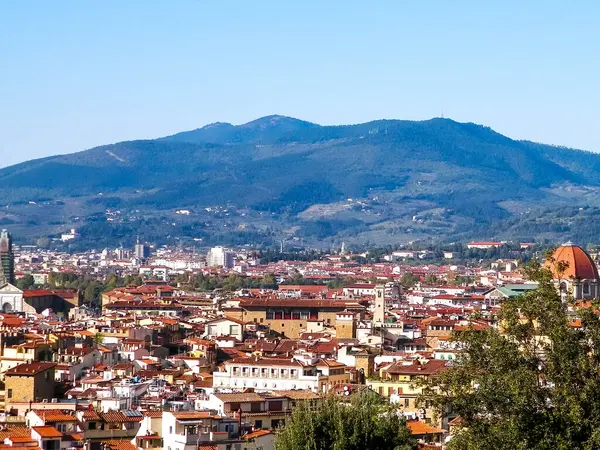 Floransa 'nın banliyö manzarası. Toskana İtalya.