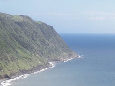 Atlantik Okyanusu kıyısında Sao Miguel Adası Azores Takımadası. Azores 'in güzel doğası.
