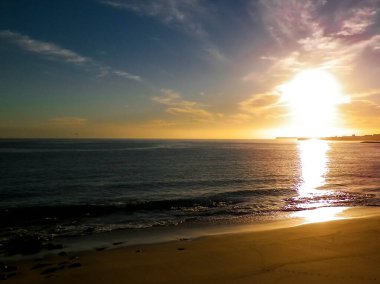 Playa Blanca plajından okyanus manzarası, Lanzarote Adası, Kanarya takımadaları. Doğanın güzelliği.