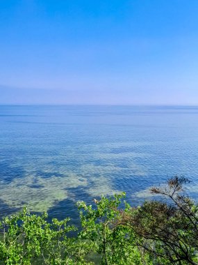 Baltık Denizi 'nin Pucka Körfezi' nin çarpıcı manzarası. Gökyüzünde boşluk kopyala.