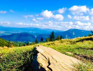 Klimchok Dağı 'ndan harika bir manzara. Polonya 'nın yanında.