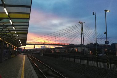 Sihirli bir gün batımı ya da gün doğumu her zaman çekicidir.