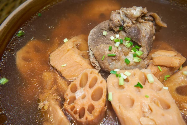 Delicious Traditional Chinese Dish Lotus Root Pork Ribs Soup — Stock Photo, Image