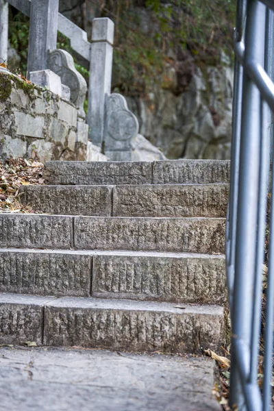 Kamienne Schody Wspinaczki Parku Zewnętrznym — Zdjęcie stockowe