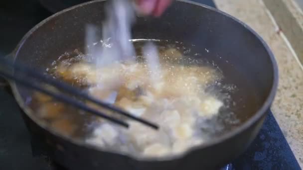 Chef Frying Pasta Frying Pan — Stock Video