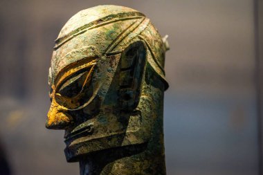 Antik Çin 'in Bashu ve Sichuan bölgelerinden zarif bronz eserler