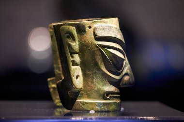 Antik Çin 'in Bashu ve Sichuan bölgelerinden zarif bronz eserler