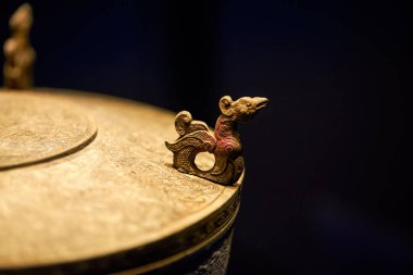 Antik Çin 'in Bashu ve Sichuan bölgelerinden zarif bronz eserler