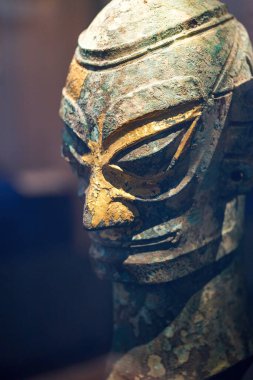 Antik Çin Bashu ve Sichuan Kültürü Sanxingdui 'nin Bronz Maske Kalıntıları