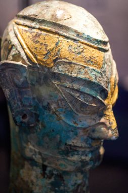 Antik Çin Bashu ve Sichuan Kültürü Sanxingdui 'nin Bronz Maske Kalıntıları