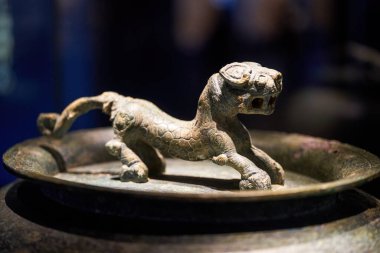 Eski Çin kil hayvan figürleri