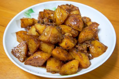 Lezzetli bir Çin yemeği, patates püresi.