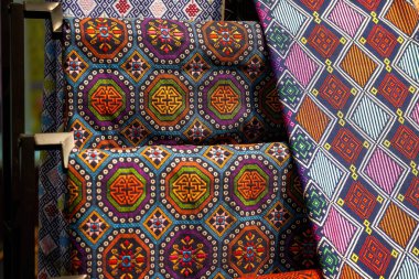 Kumaş dükkanında satılan Çin kökenli kumaşlar.