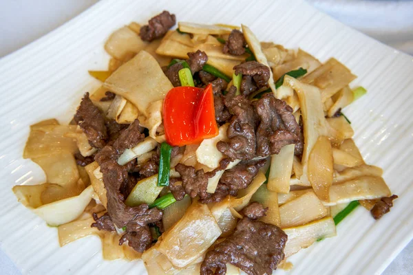Delicious Chinese Dish Fried Beef Bamboo Shoots — Stock Photo, Image