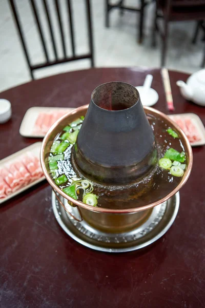 Tradicional Delicioso Viejo Cordero Olla Cobre Beijing —  Fotos de Stock
