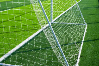 Yepyeni bir futbol stadyumunun gol ve touchline 'ına yakın çekim