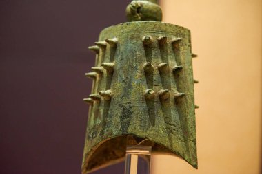 Antik Çin bronz çanı enstrümanı. Yakın plan.