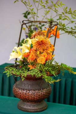 Güzel sanatsal çiçek düzenlemesi yakın plan