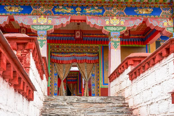 Vackert Rödlackat Tibetanskt Buddistiskt Kloster Tibet — Stockfoto