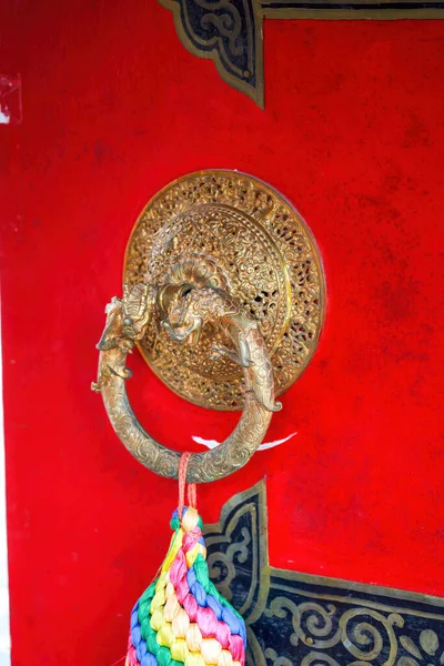 Portar Och Färgglada Dekorationer Tibetanska Buddhistiska Kloster Tibet — Stockfoto