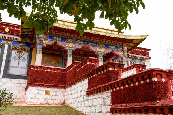 Prachtig Met Goud Overdekt Roodgelakt Tibetaans Boeddhistisch Klooster Tibet — Stockfoto
