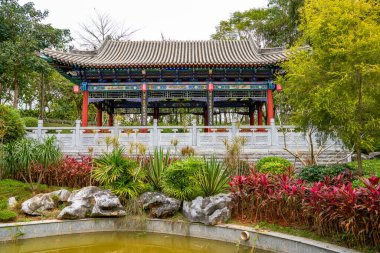 Lüks antik Çin geleneksel kraliyet bahçelerinin antik binaları.