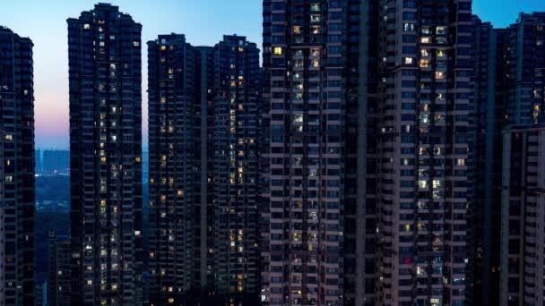 Residentes Cidade Arranha Céus Residenciais Edifício Bairro Luzes Noite Milhares — Vídeo de Stock