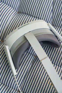 Yüksek teknolojili sanal gerçeklik kafaya monte edilmiş bir ekran